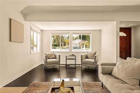 Tiny photo for 15233 Camarillo Street, Sherman Oaks, CA 91403 (MLS # SR25252727)