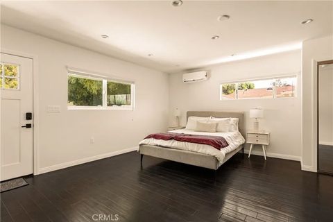 Tiny photo for 15233 Camarillo Street, Sherman Oaks, CA 91403 (MLS # SR25252727)
