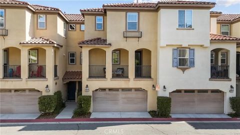Photo of 22157 Barrington Way, Saugus, CA 91350 (MLS # SR26054409)