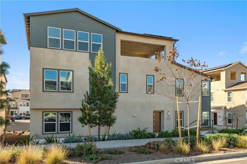 Photo of 466 Lobata, Irvine, CA 92618 (MLS # OC25276319)