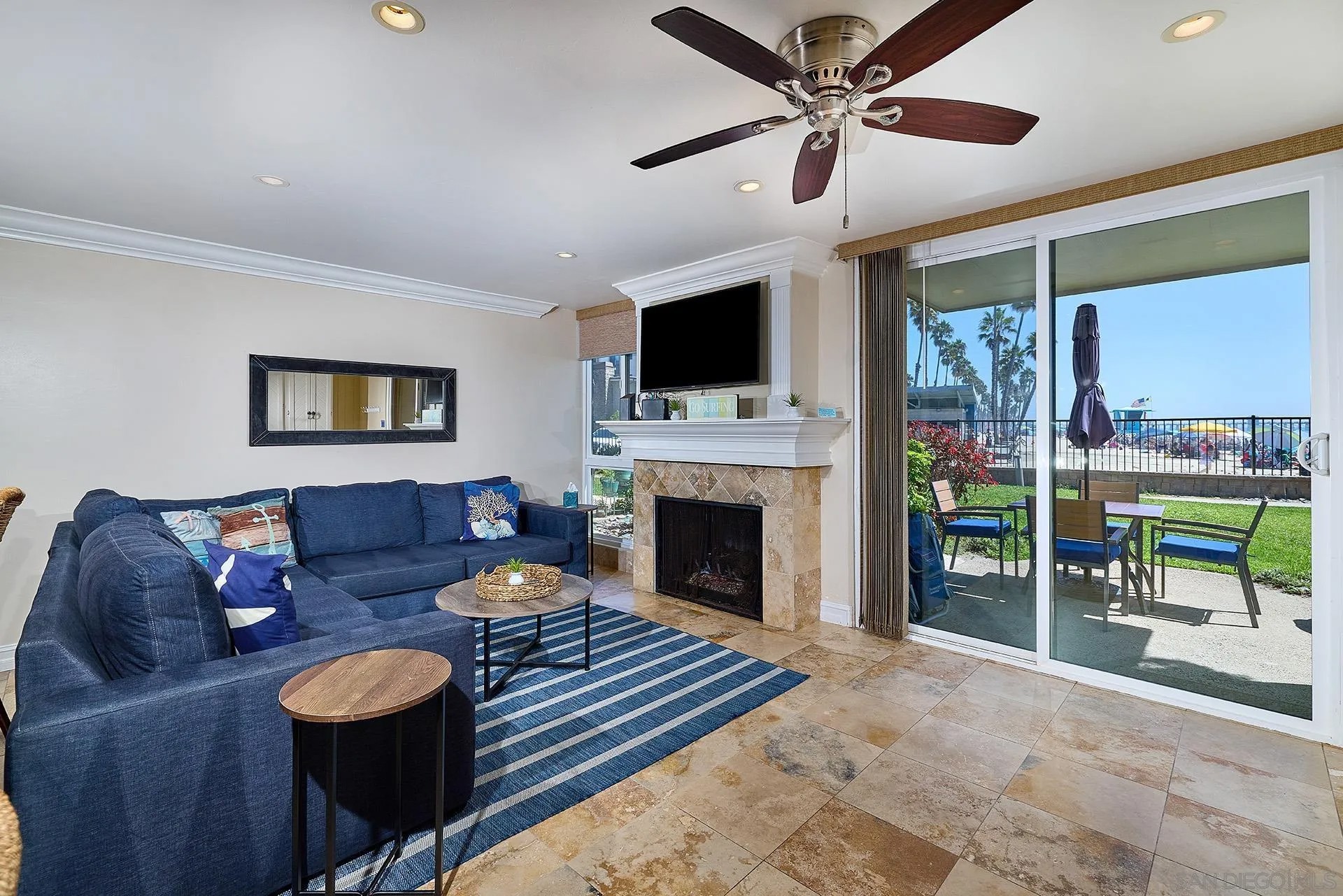 999 N Pacific St D011