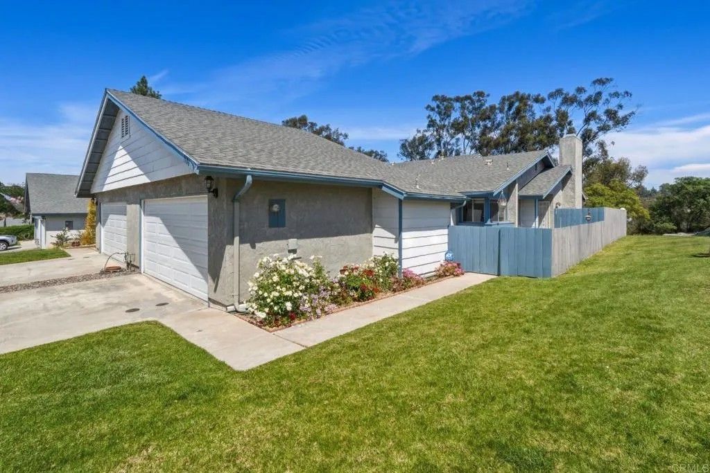 Photo of 1106 Corral Gln, Escondido, CA 92026 (MLS # NDP2603001)