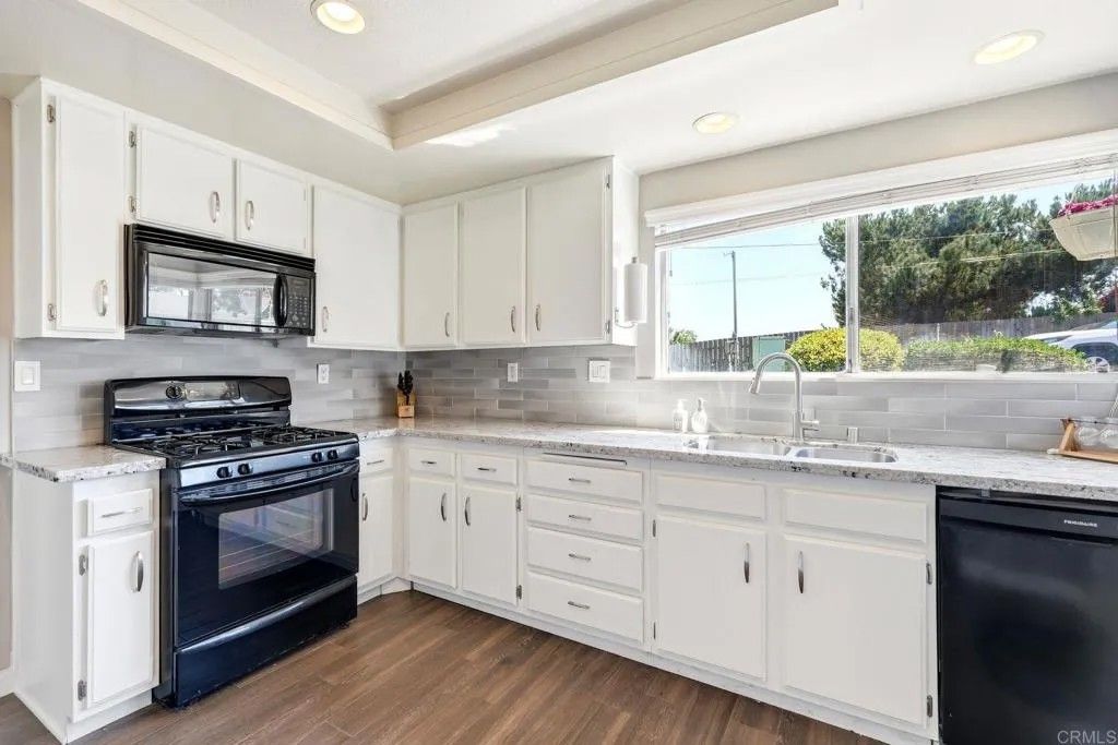 Photo of 1106 Corral Gln, Escondido, CA 92026 (MLS # NDP2603001)