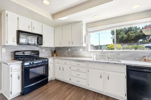 Photo of 1106 Corral Gln, Escondido, CA 92026 (MLS # NDP2603001)