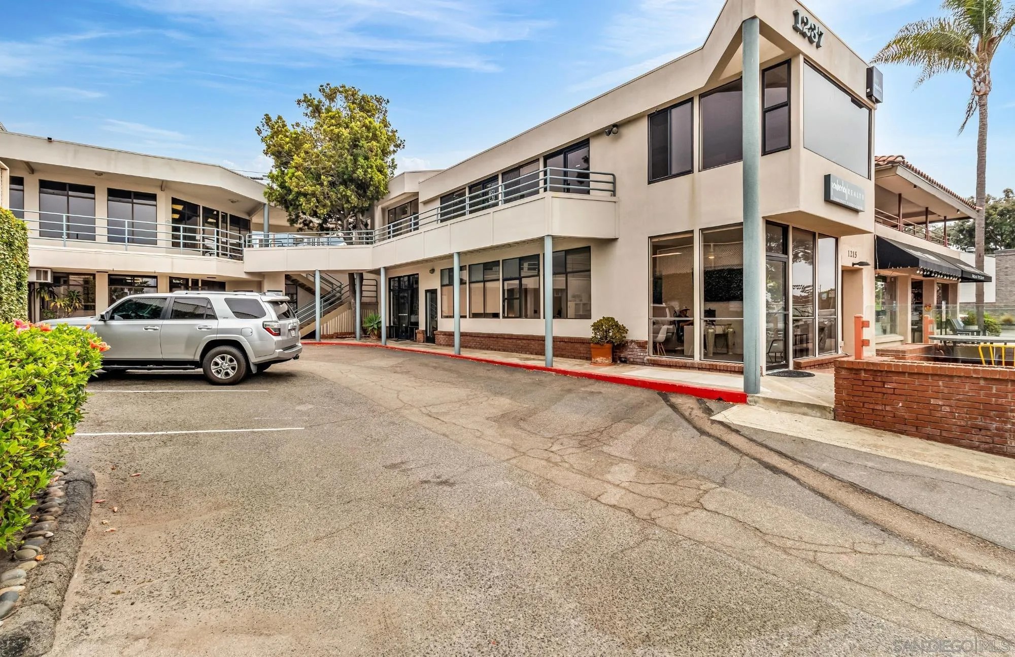 1237 Camino Del Mar