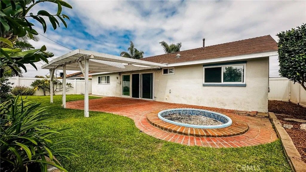 Photo of 16381 Lakemont LN, Huntington Beach, CA 92647 (MLS # OC26103078)