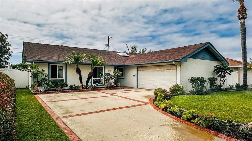 Photo of 16381 Lakemont LN, Huntington Beach, CA 92647 (MLS # OC26103078)