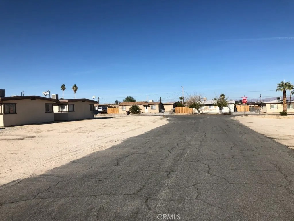 6325 Palm View
