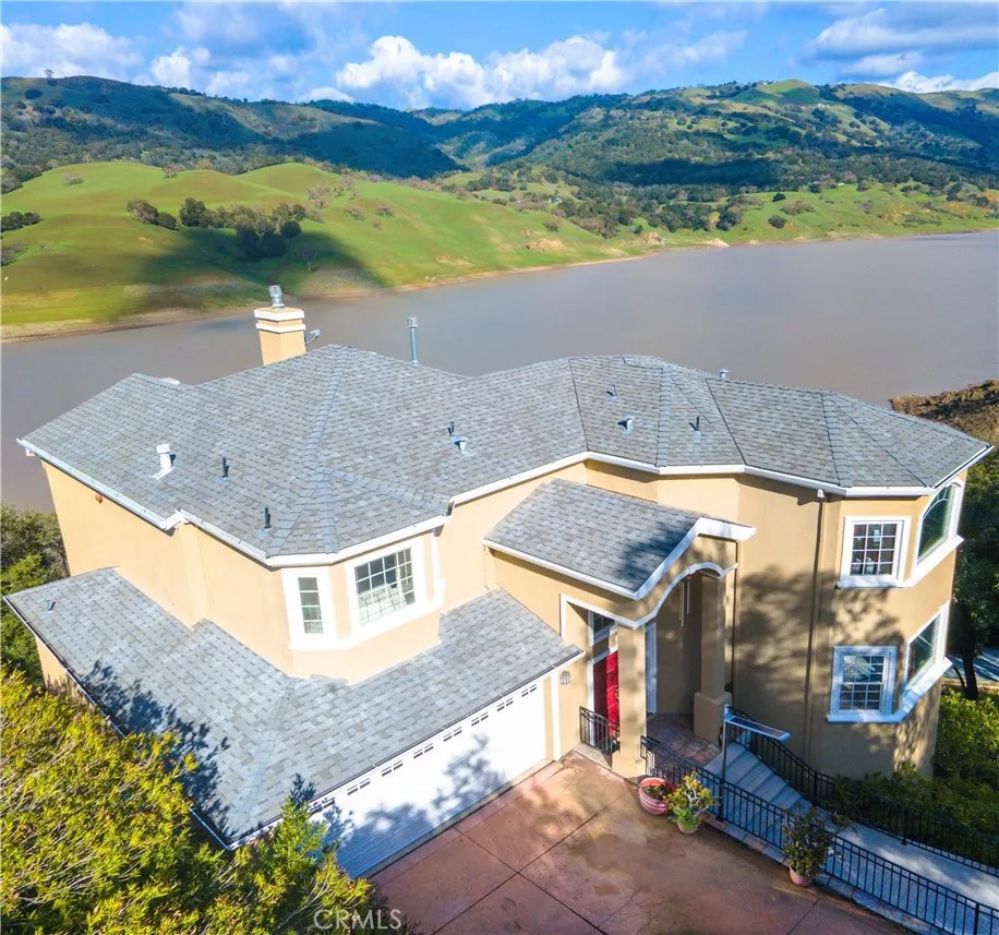 2987 Holiday Court