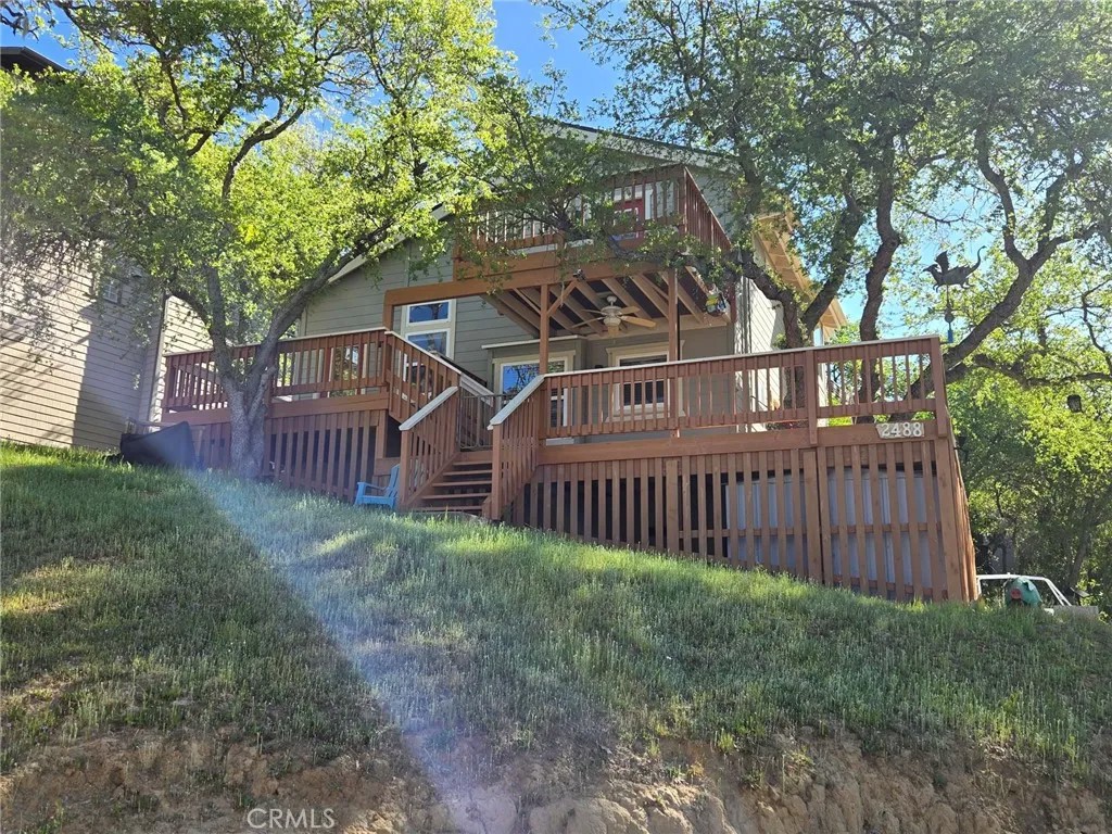 2488 Captains Walk