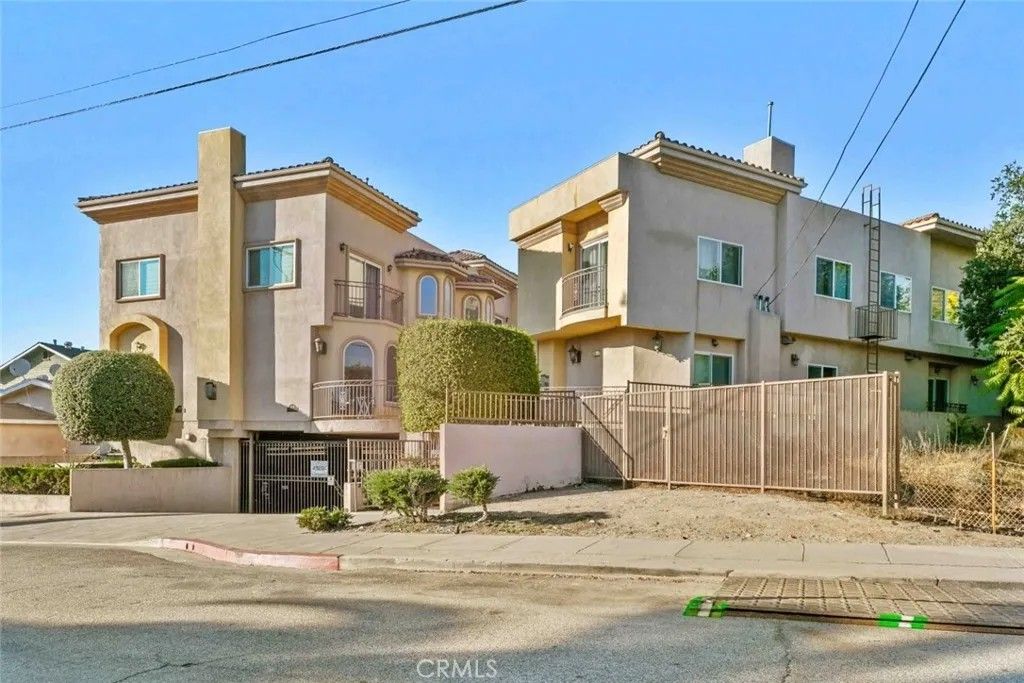 Photo of 6939 Greeley Street #102, Tujunga, CA 91042 (MLS # GD25276662)