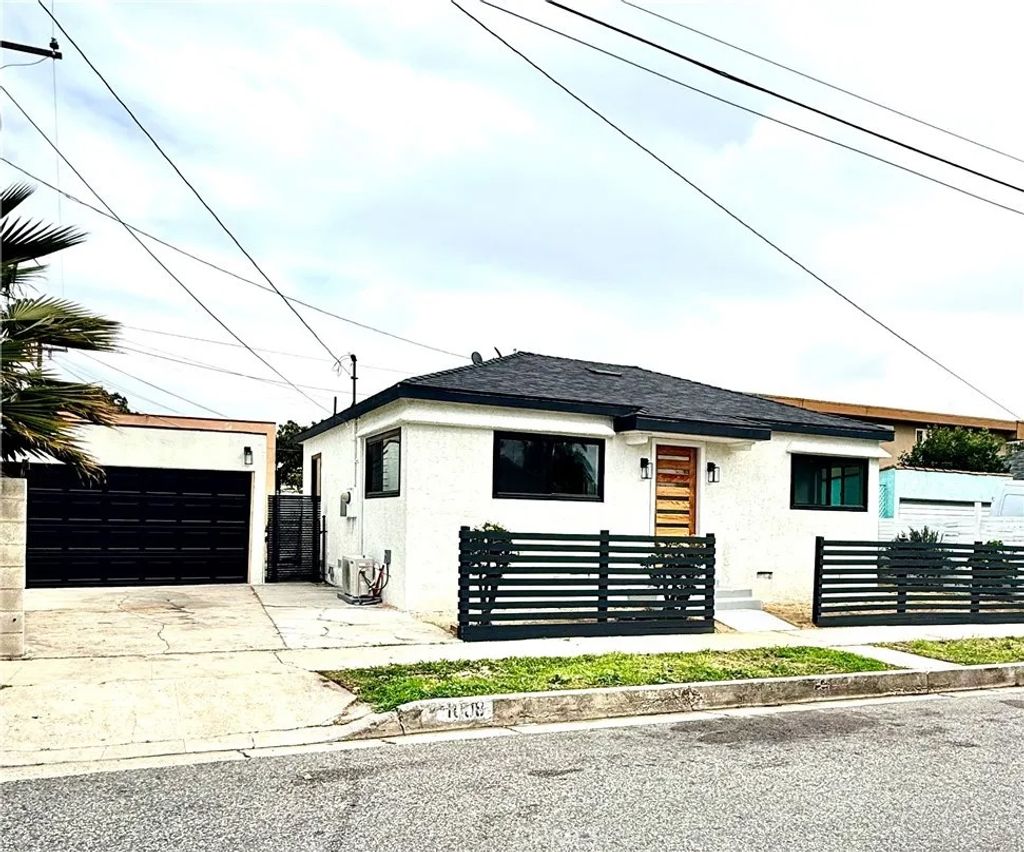 Photo of 1008 Long St, Inglewood, CA 90302 (MLS # DW26025560)