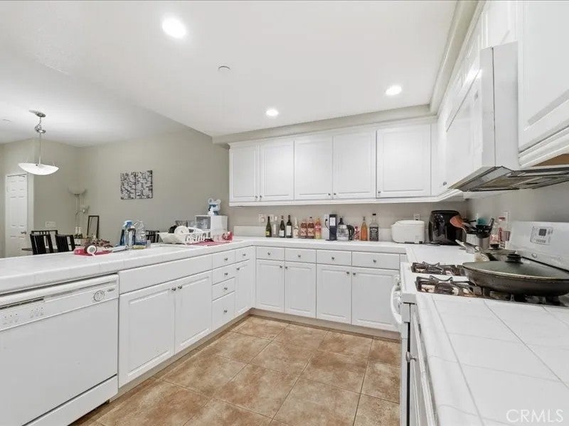 15903 Fountain Lane