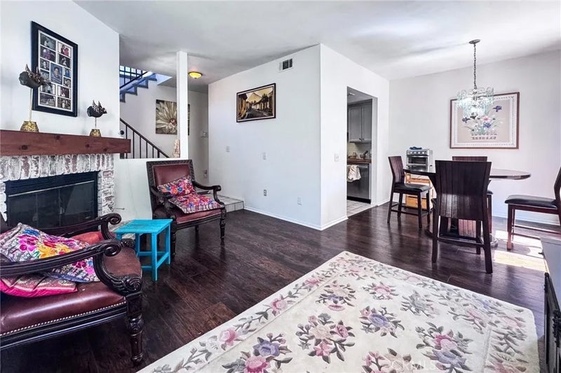 544 N Orange B