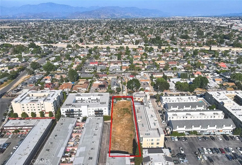 7911 Ventura Canyon