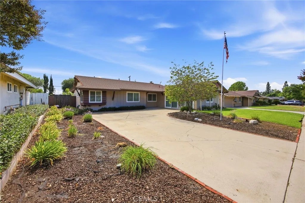 610 Ridgefield