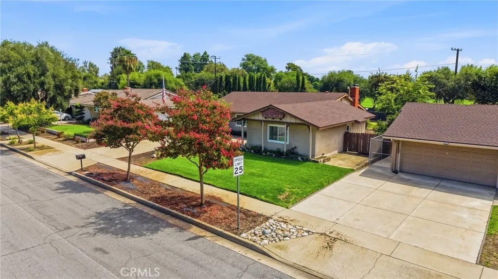 610 Ridgefield