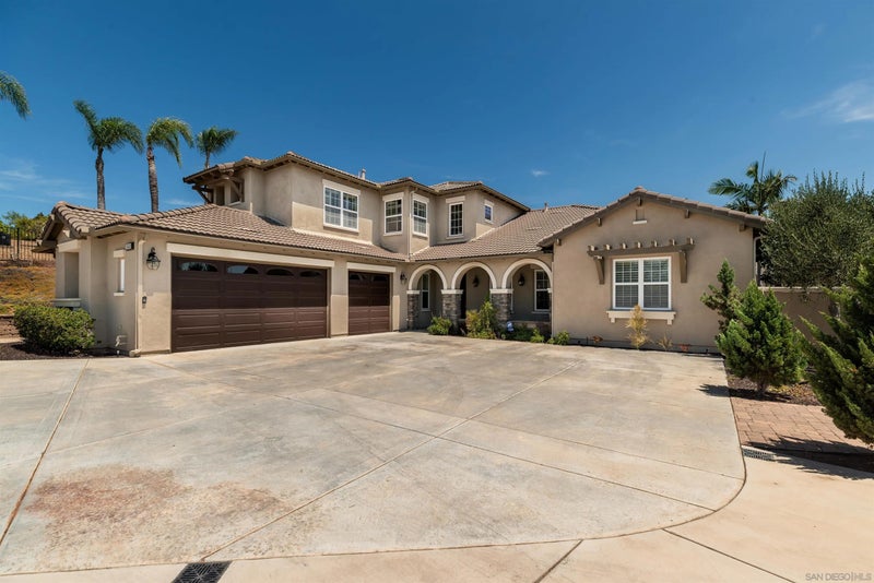 5148 Minneola Drive