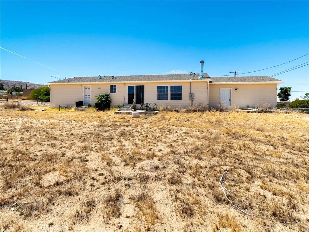 Photo of 61582 Palm Vista, Joshua Tree, CA 92252 (MLS # LG26091208)