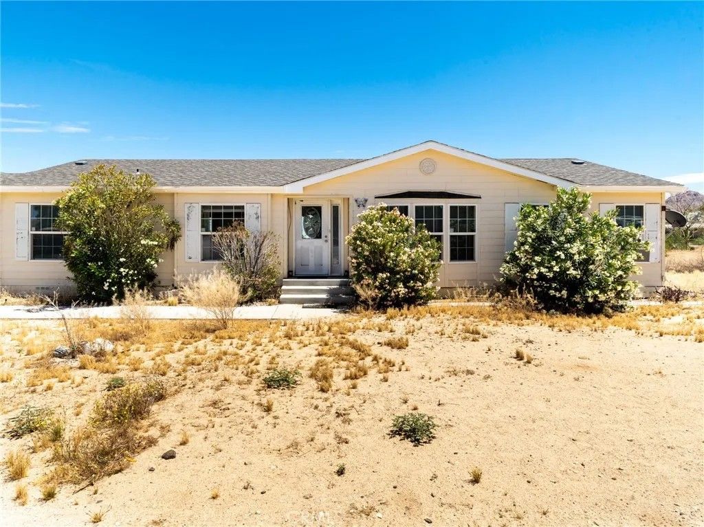Photo of 61582 Palm Vista, Joshua Tree, CA 92252 (MLS # LG26091208)