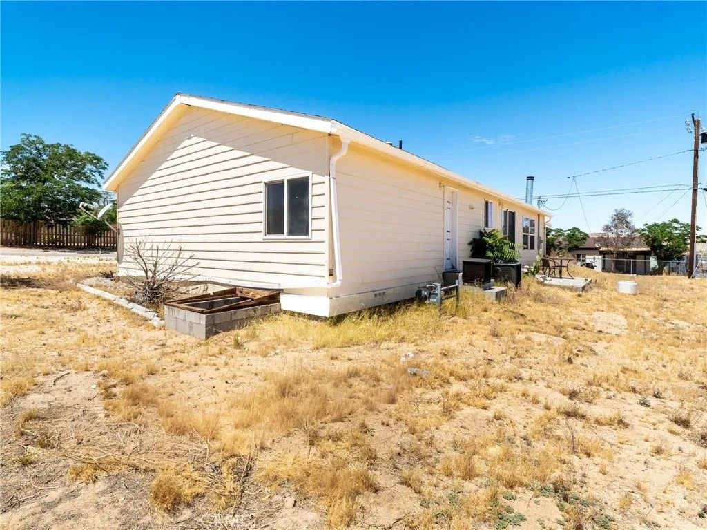 Photo of 61582 Palm Vista, Joshua Tree, CA 92252 (MLS # LG26091208)