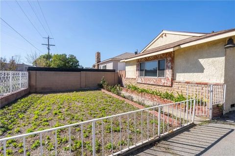 Photo of 10817 Cantara Street, Sun Valley, CA 91352 (MLS # SR26051260)