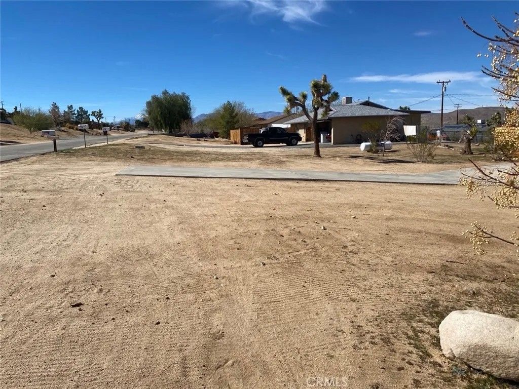 Photo of 60450 Alta Mesa Dr, Joshua Tree, CA 92252 (MLS # SR26087050)