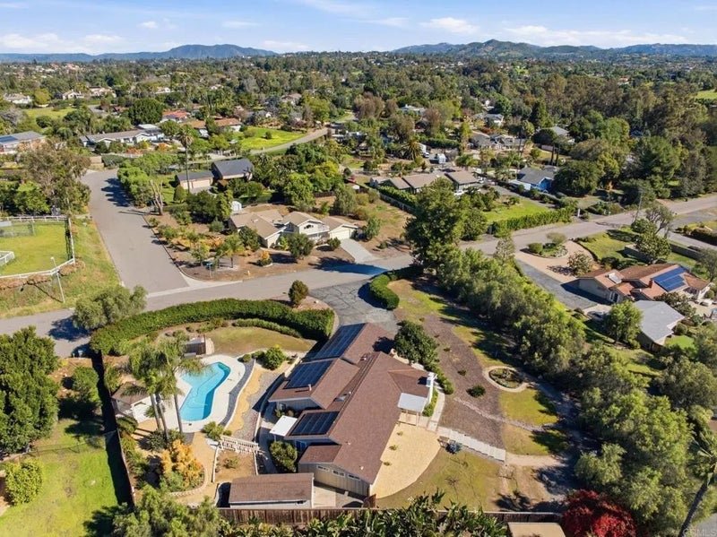 929 Pepper Tree Lane