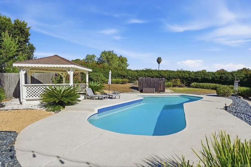 929 Pepper Tree Lane