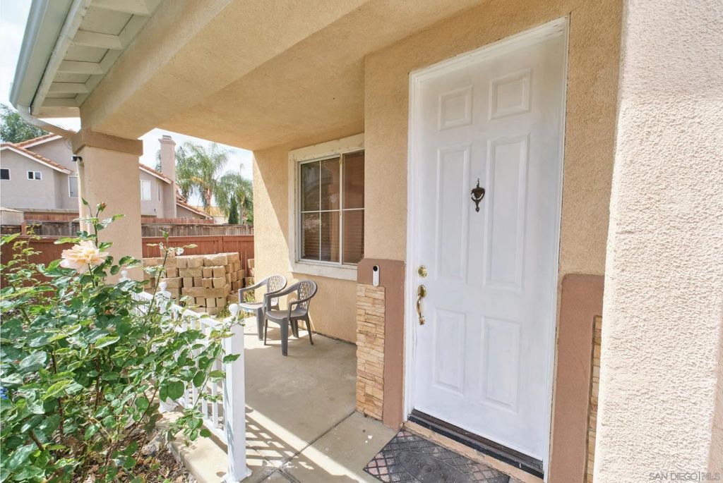 Photo of 401 Memphis Court, Hemet, CA 92545 (MLS # 260010321)