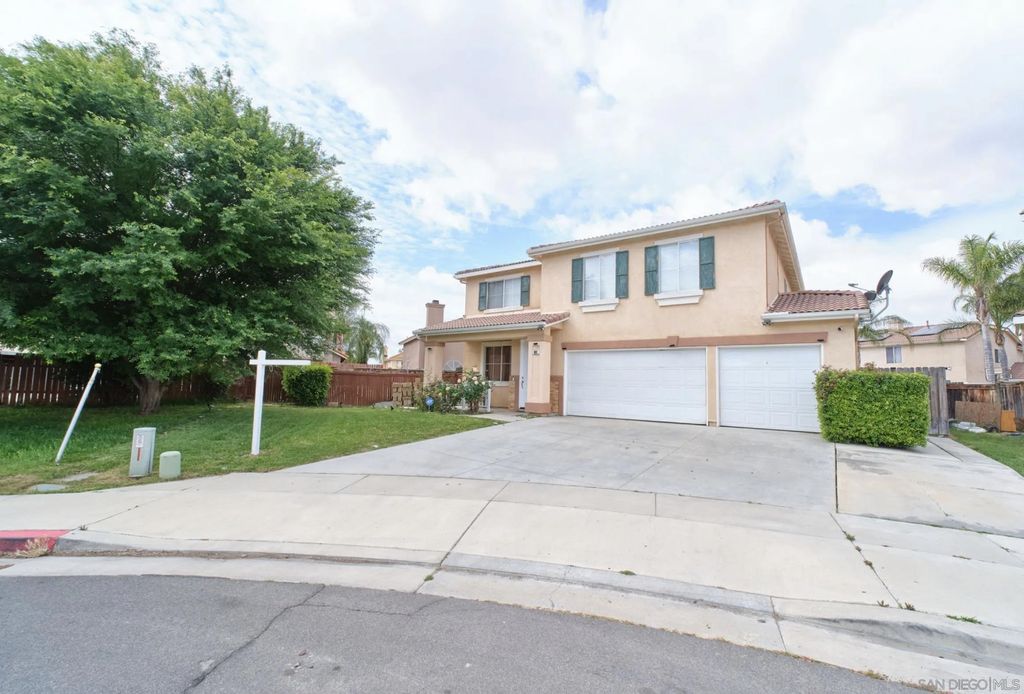 Photo of 401 Memphis Court, Hemet, CA 92545 (MLS # 260010321)
