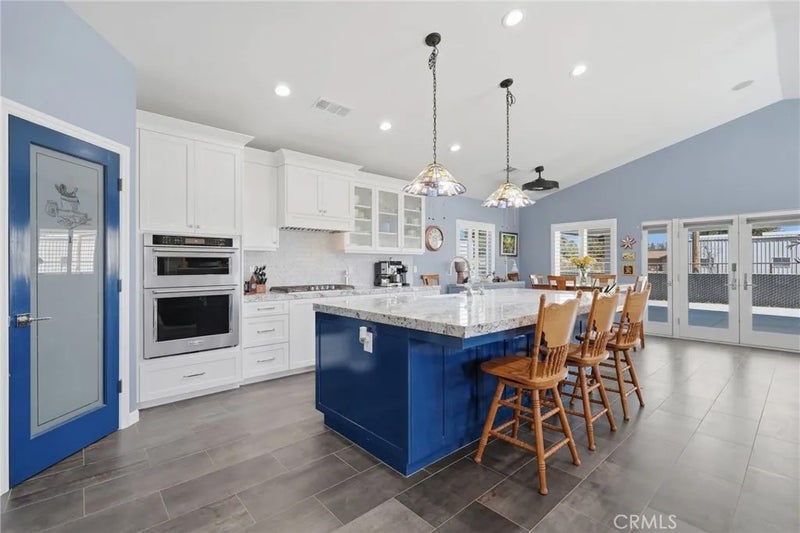 1644 W Marinette Avenue