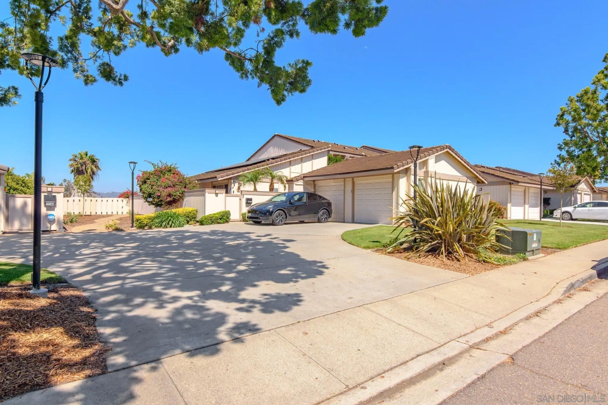 11148 Poblado Rd