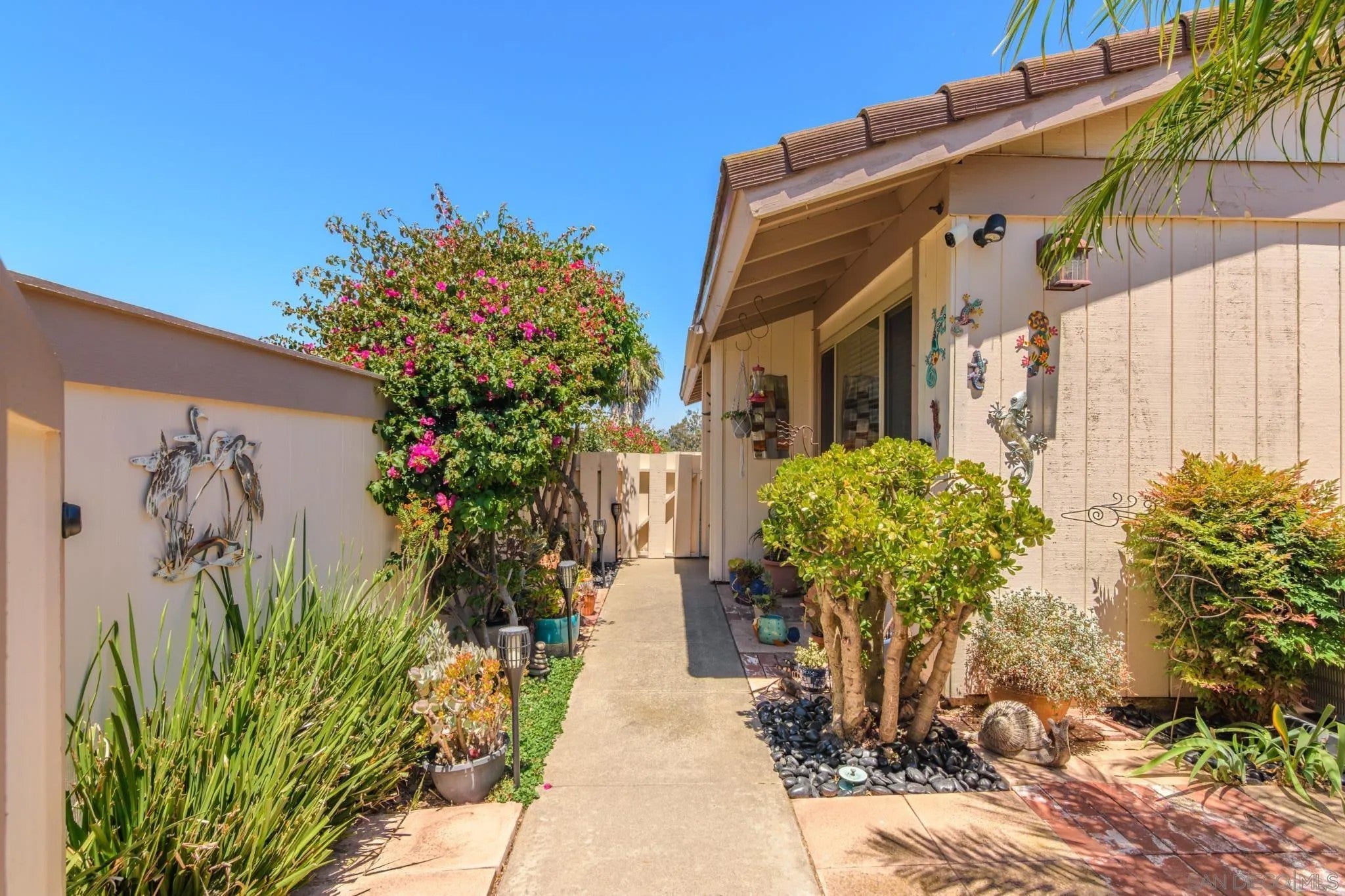 11148 Poblado Rd