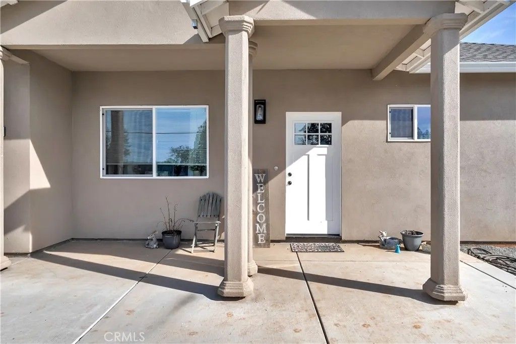 Photo of 8588 Ridgecrest Dr, Paradise, CA 95969 (MLS # SN26065319)