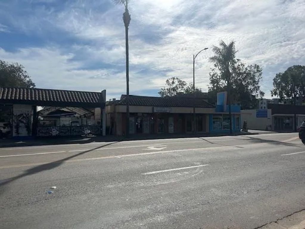 Photo of 651-53 E. Valley Packway Pkwy, Escondido, CA 92025 (MLS # 250043973)