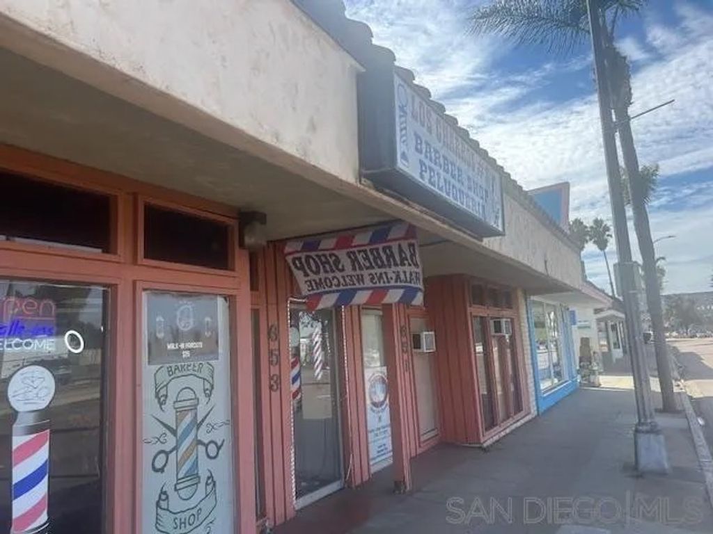 Photo of 651-53 E. Valley Packway Pkwy, Escondido, CA 92025 (MLS # 250043973)