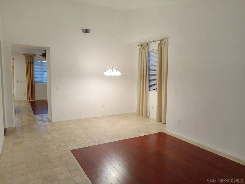 Photo of 905 Glendora Dr, Oceanside, CA 92057 (MLS # 260005208)