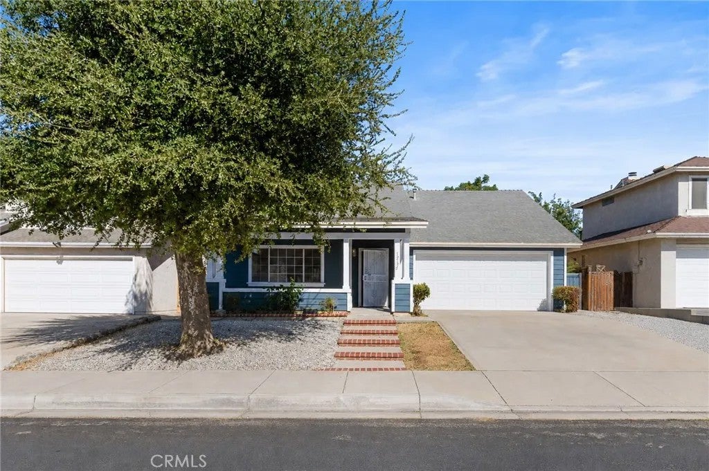 Photo of 12175 Cobblestone Drive, Victorville, CA 92392 (MLS # AR26197168)
