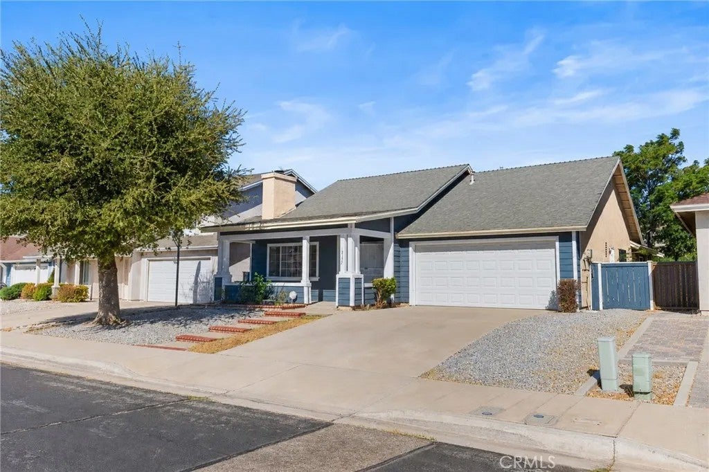 Photo of 12175 Cobblestone Drive, Victorville, CA 92392 (MLS # AR26197168)