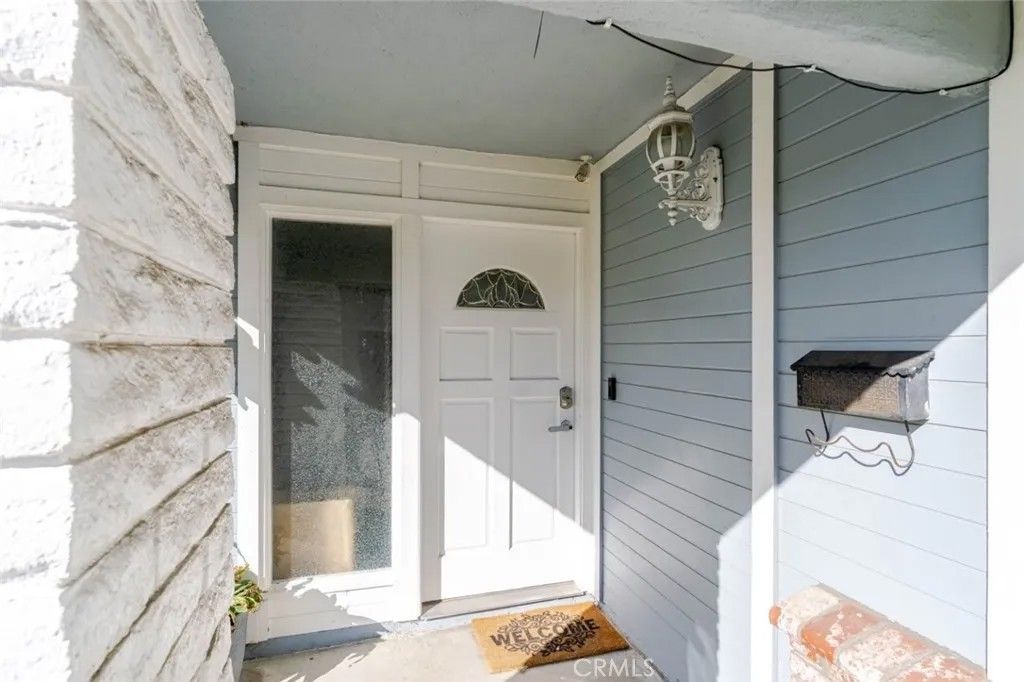 Photo of 19833 Blythe Street, Winnetka, CA 91306 (MLS # SR26019696)