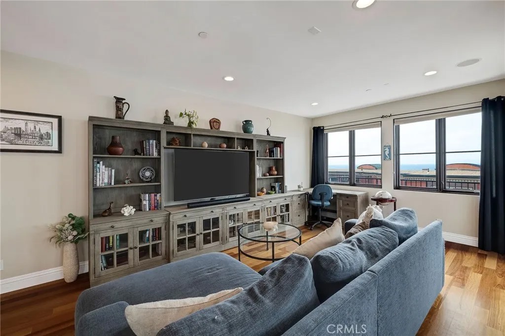 1724 Esplanade C