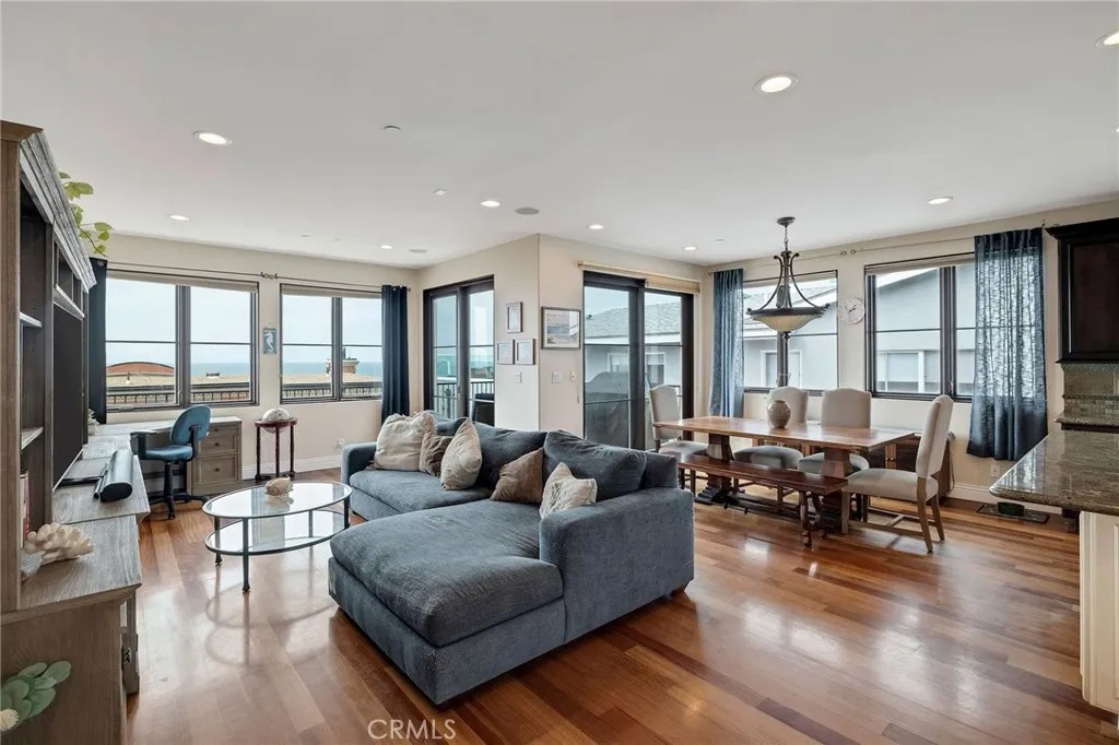 1724 Esplanade C