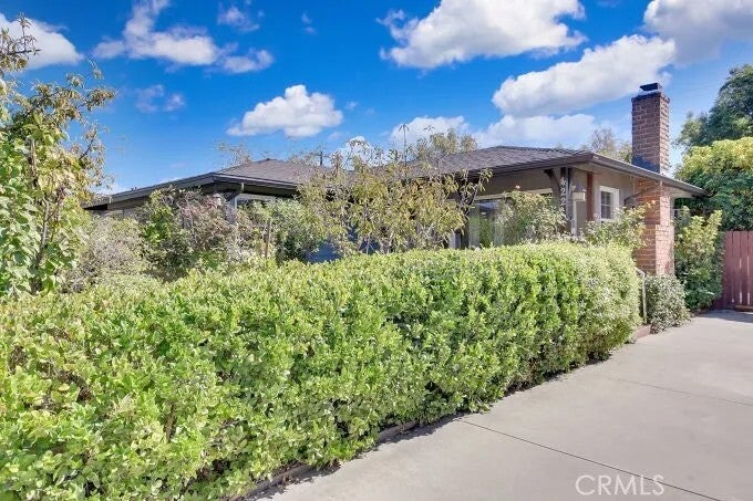 422 W Ada Avenue