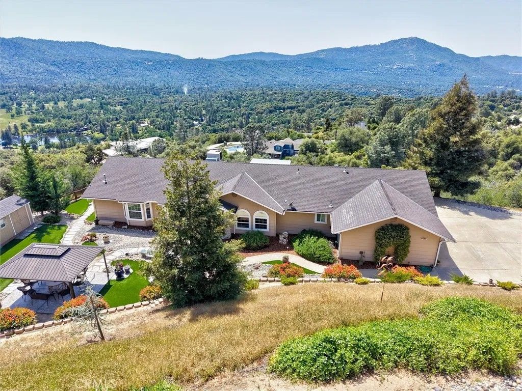 Photo of 39380 Suncrest Court, Oakhurst, CA 93644 (MLS # FR26095589)