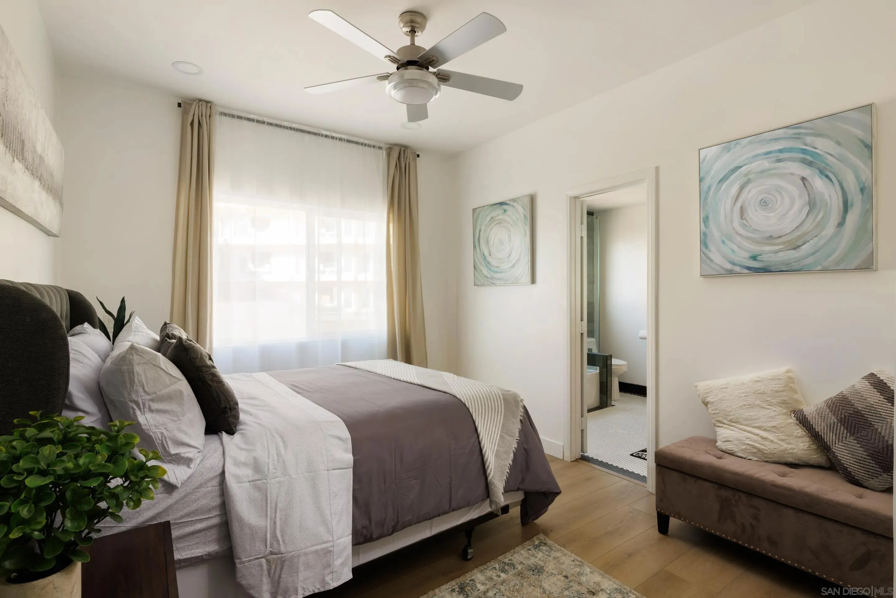 Imperial Beach, California 91932, United States, 4 Bedrooms Bedrooms, ,4 BathroomsBathrooms,Residential,Active,224020