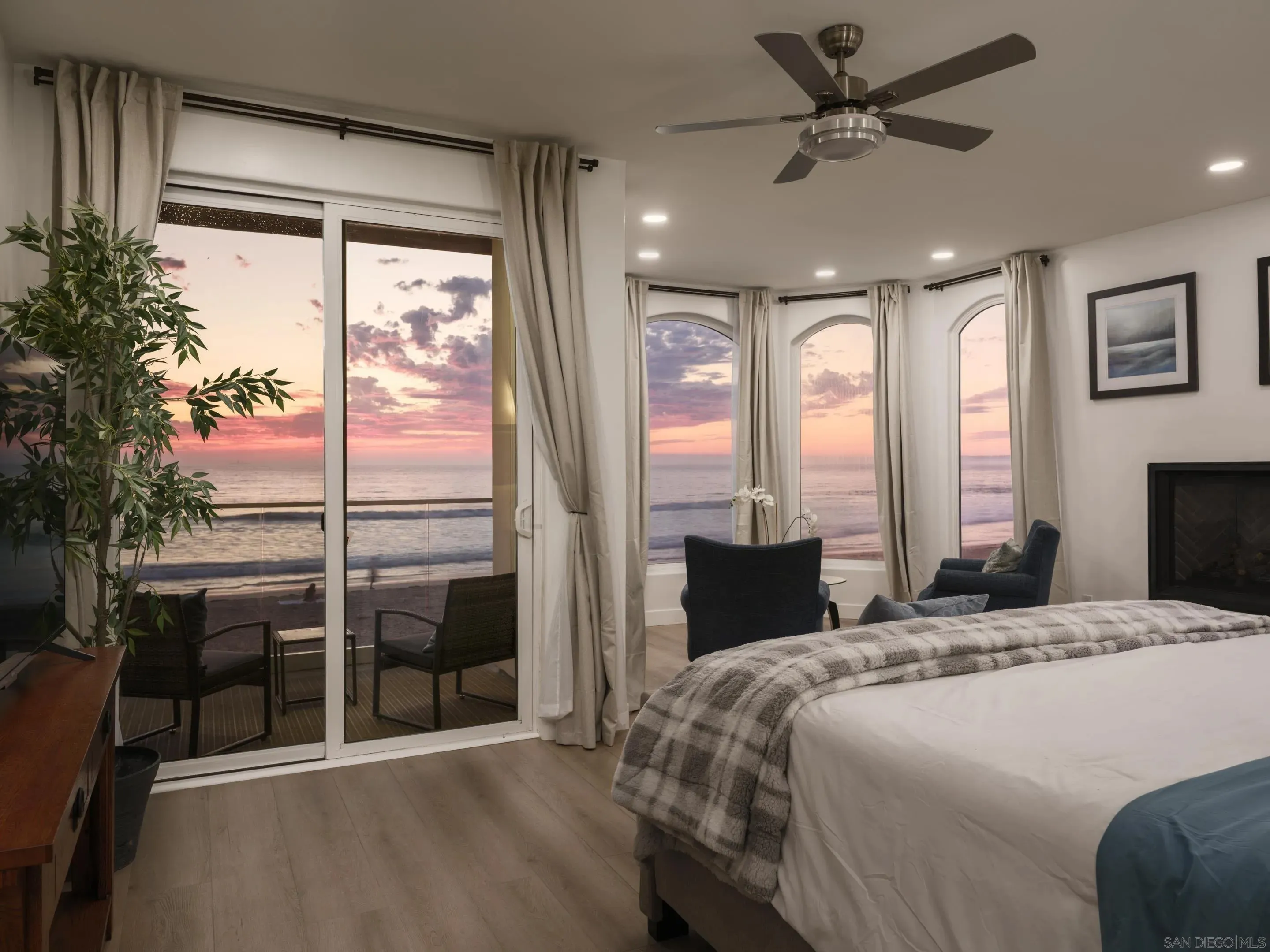 Imperial Beach, California 91932, United States, 4 Bedrooms Bedrooms, ,4 BathroomsBathrooms,Residential,Active,224020