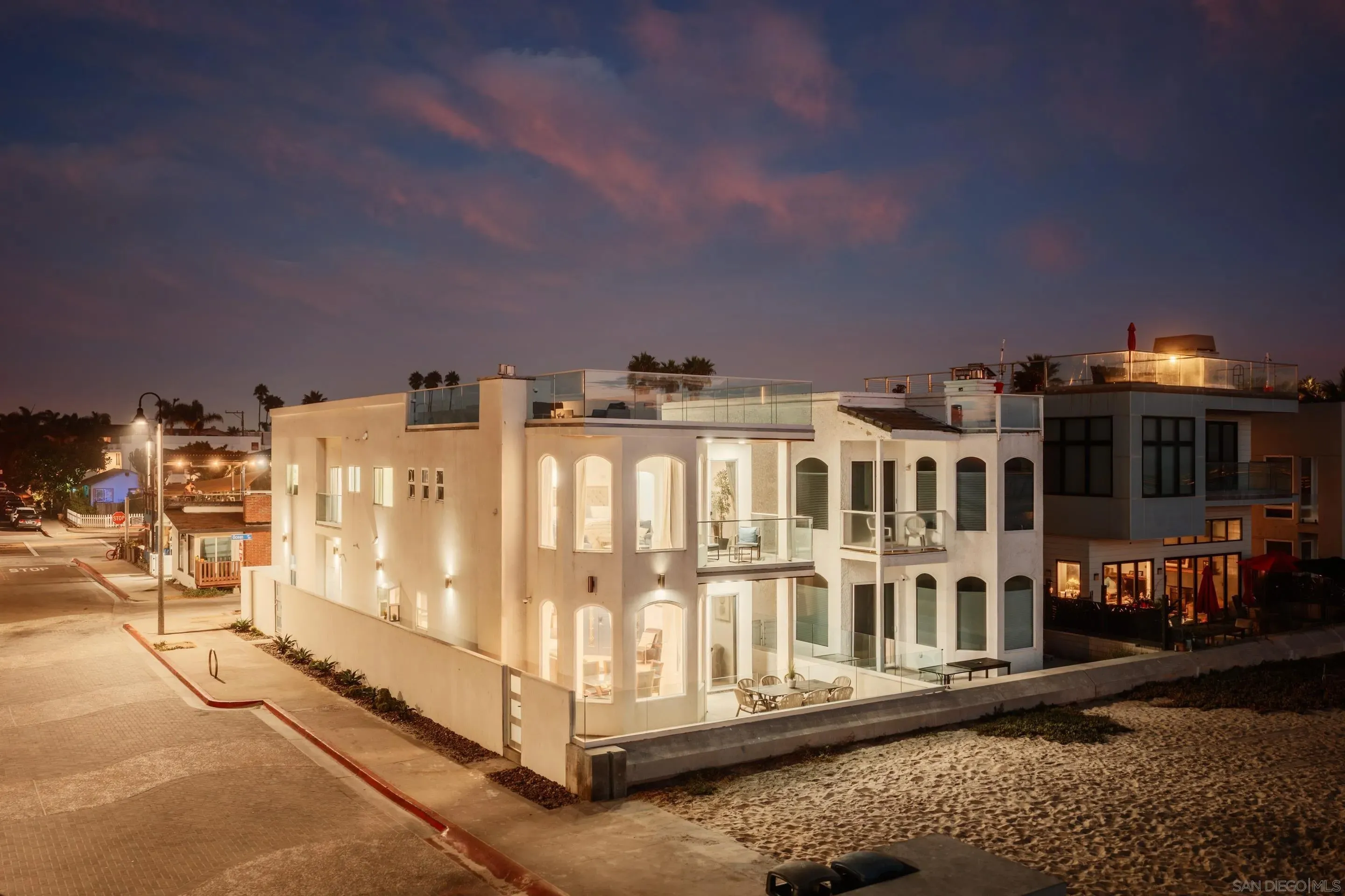 Imperial Beach, California 91932, United States, 4 Bedrooms Bedrooms, ,4 BathroomsBathrooms,Residential,Active,224020