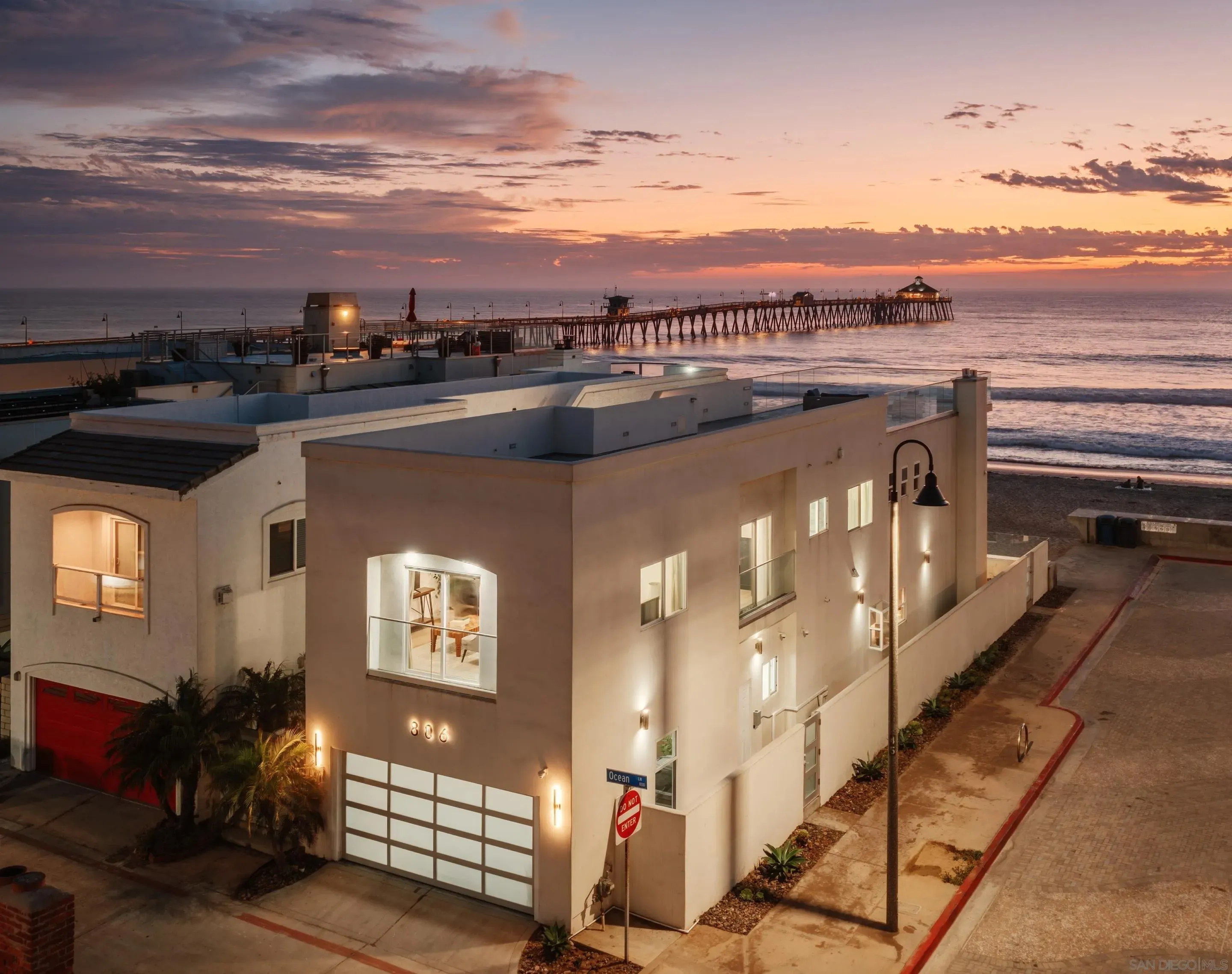 Imperial Beach, California 91932, United States, 4 Bedrooms Bedrooms, ,4 BathroomsBathrooms,Residential,Active,224020