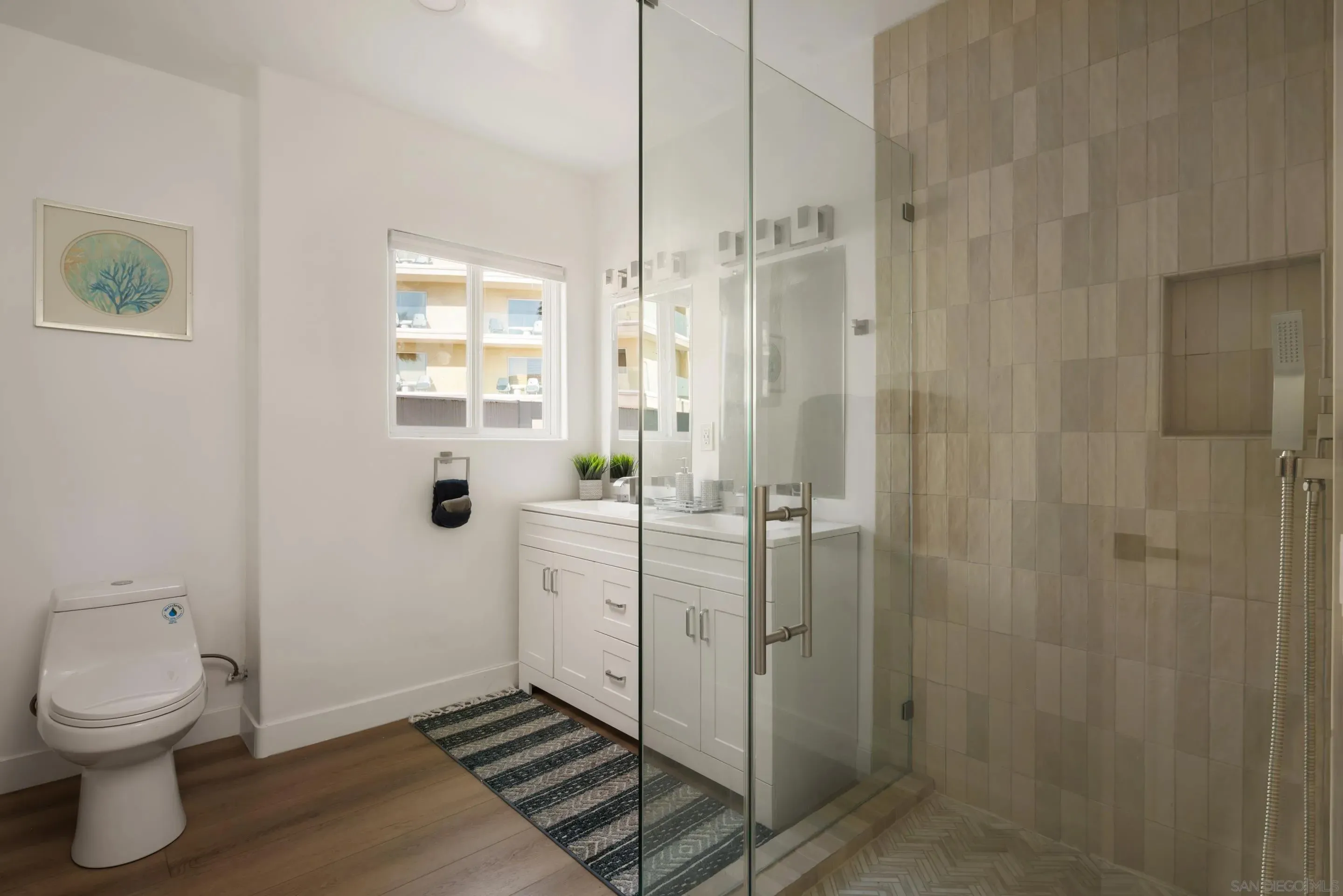 Imperial Beach, California 91932, United States, 4 Bedrooms Bedrooms, ,4 BathroomsBathrooms,Residential,Active,224020